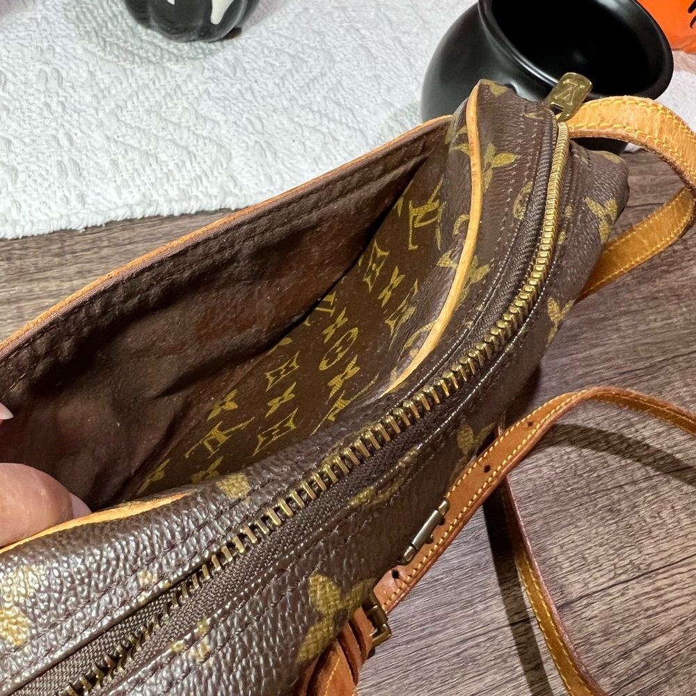 Vintage LV Jeunfille Monogram Crossbody Bag - Picture 7 of 8